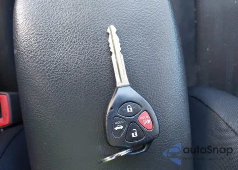 2011 Toyota Corolla S z USA, uszkodzony, nr VIN 2T1BU4EE2BC583639